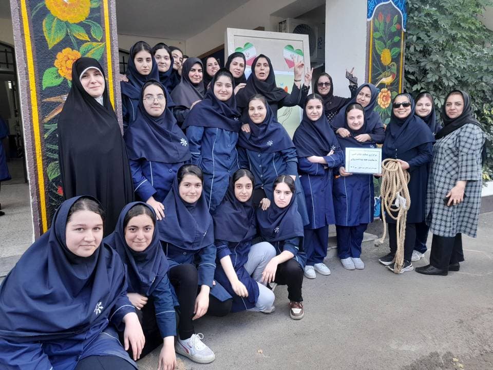 دبیرستان فرزانگان متوسطه اول رشت